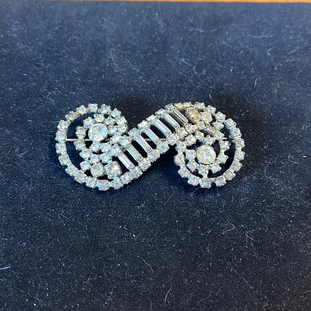 Vintage Kramer of New York Rhinestone Brooch